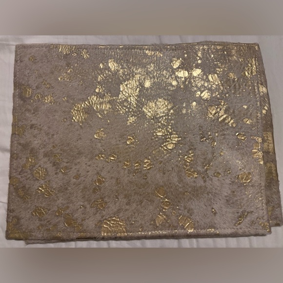 Miriam White/Gold Speckle Hair-On-Hide Placemat Set Of 6 Rectangle) - Picture 5 of 11